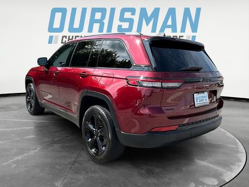 Used 2024 Jeep Grand Cherokee Limited w/ Black Appearance Package AWD/4WD image 4