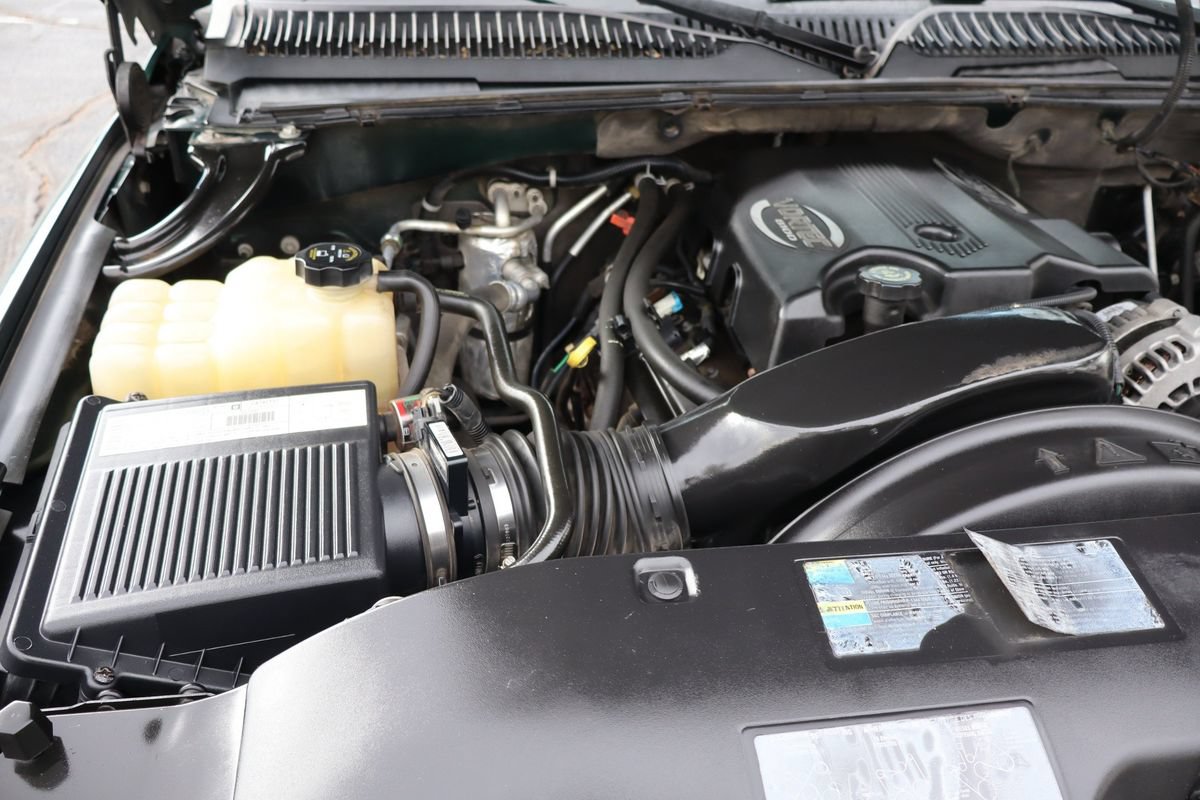 Used 2002 Chevrolet Suburban 2500 LT AWD/4WD image 37