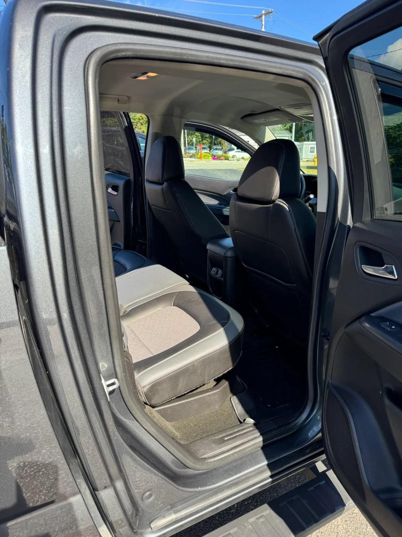 Used 2017 Chevrolet Colorado Z71 AWD/4WD image 28
