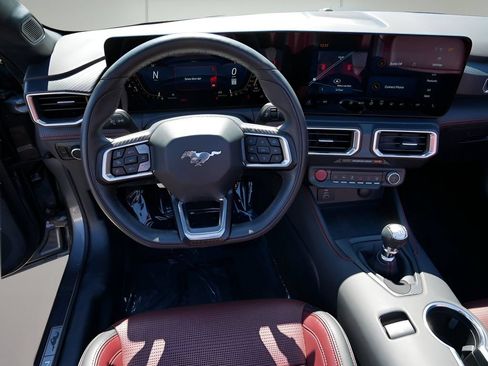 Used 2025 Ford Mustang GT Premium RWD image 13