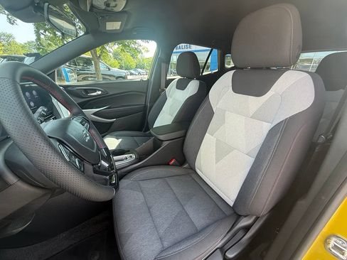 Used 2024 Chevrolet Trax RS w/ Driver Confidence Package FWD image 22