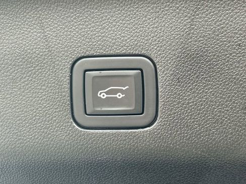 Used 2024 Chevrolet Tahoe Premier image 13