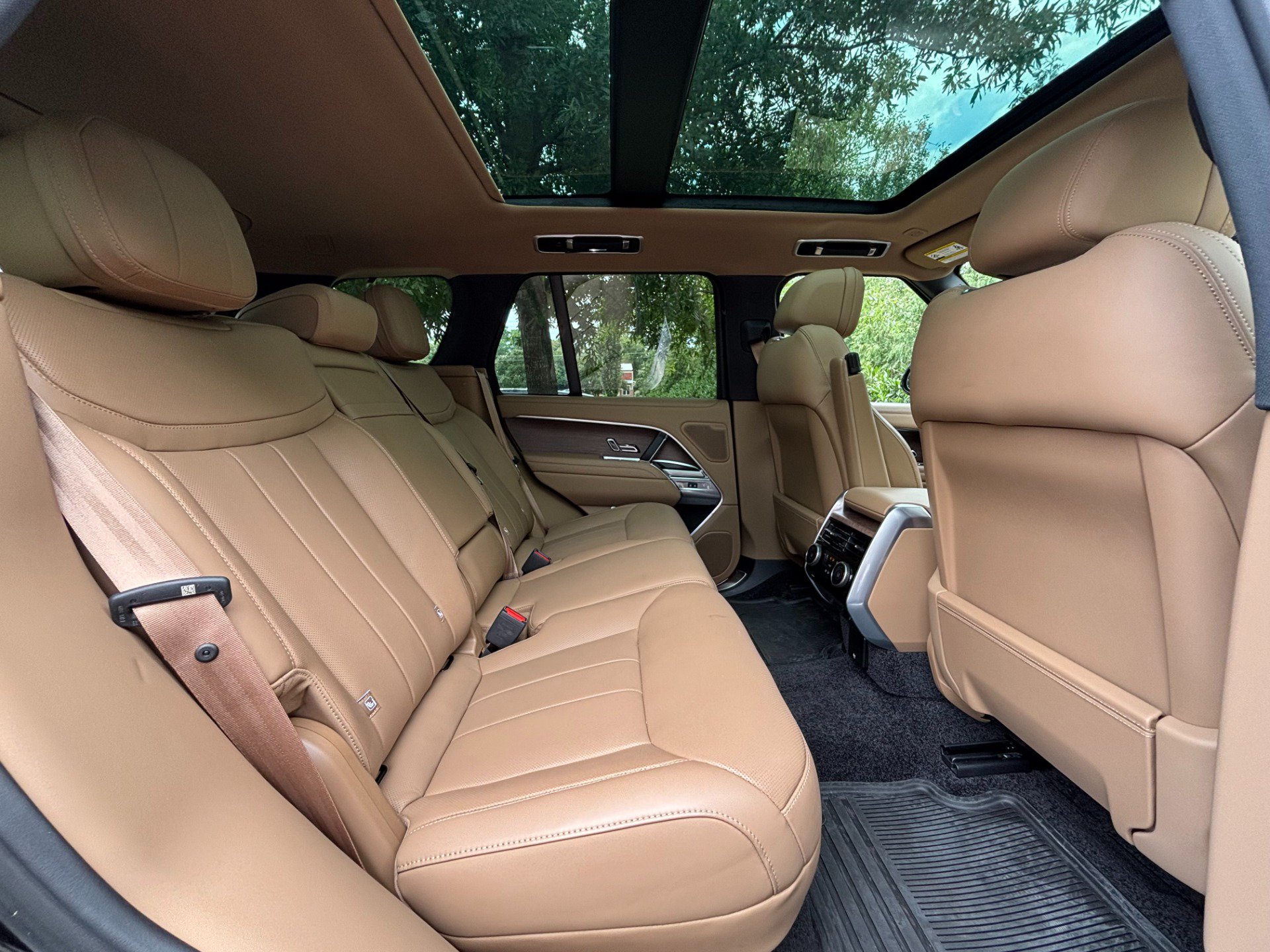 Used 2025 Land Rover Range Rover SE AWD/4WD image 19