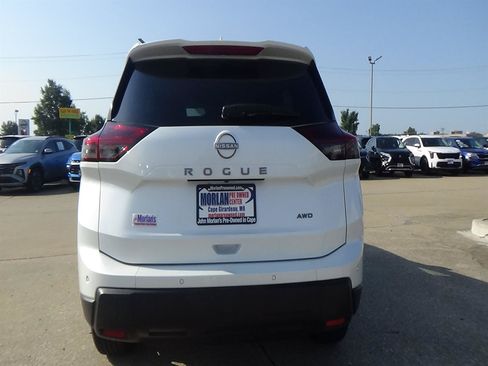 Used 2025 Nissan Rogue SV AWD/4WD image 7