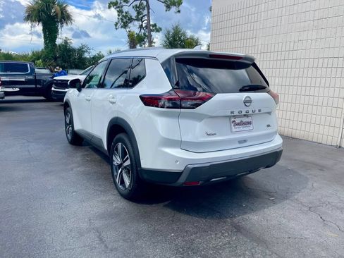 Used 2026 Nissan Rogue SL FWD image 3