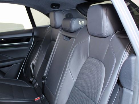 Used 2024 Porsche Macan 4 Electric image 21