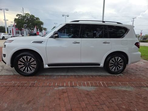 Used 2024 Nissan Armada SL w/ Midnight Edition Package RWD image 9