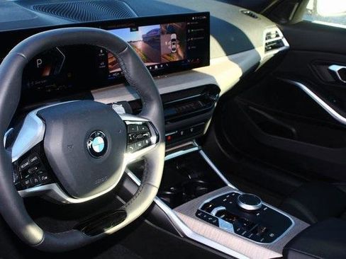 Used 2025 BMW 330i xDrive Sedan image 3