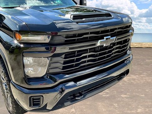 Used 2024 Chevrolet Silverado 2500 Custom w/ Custom Value Package AWD/4WD image 35