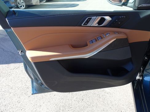 Used 2023 BMW X7 xDrive40i w/ Premium Package image 8