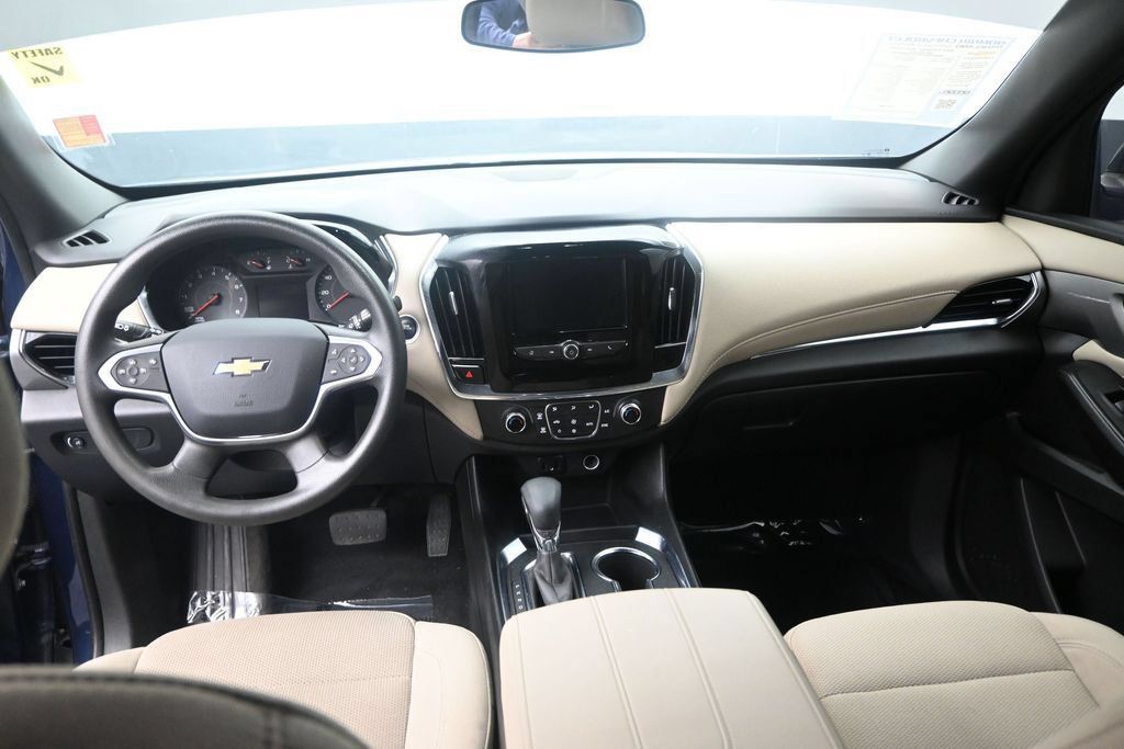 Used 2023 Chevrolet Traverse LS FWD image 15
