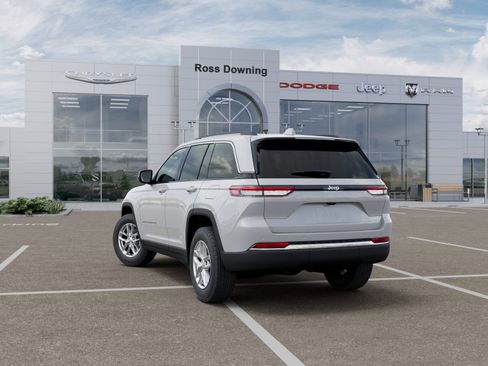 New 2026 Jeep Grand Cherokee Laredo X RWD image 3