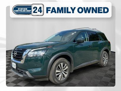Used 2023 Nissan Pathfinder SL w/ Cargo Package