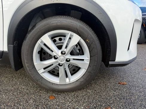 New 2025 Nissan Kicks Play S image 11