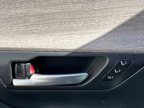 Used 2025 Toyota Grand Highlander Platinum image 8