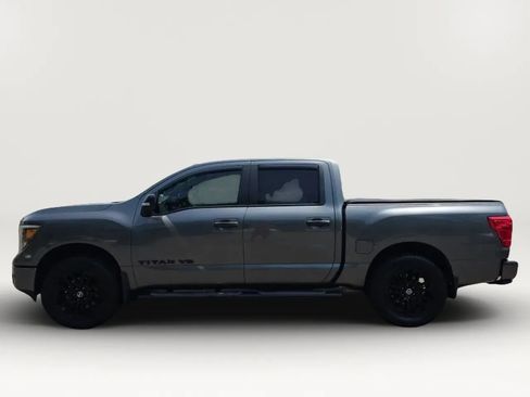 Used 2019 Nissan Titan SV w/ SV Convenience Package RWD image 5