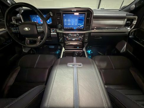 Used 2025 Ford F350 Platinum AWD/4WD image 17