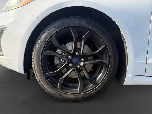 Used 2020 Ford Fusion SE w/ Equipment Group 151A FWD image 14