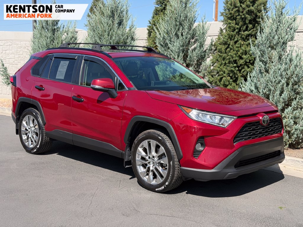 Used 2019 Toyota RAV4 XLE Premium w/ Cold Weather Package AWD/4WD image 10