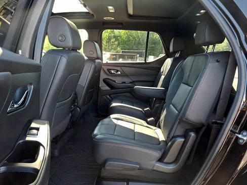Used 2023 Chevrolet Traverse RS w/ LPO, Floor Liner Package AWD/4WD image 11