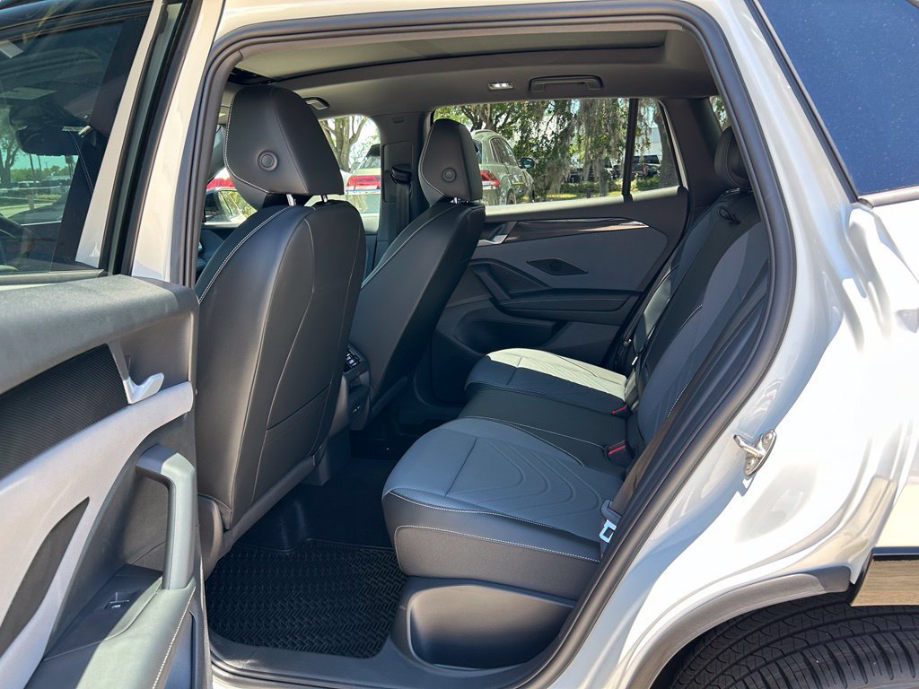 New 2026 Volkswagen Tiguan SE R-Line FWD image 50