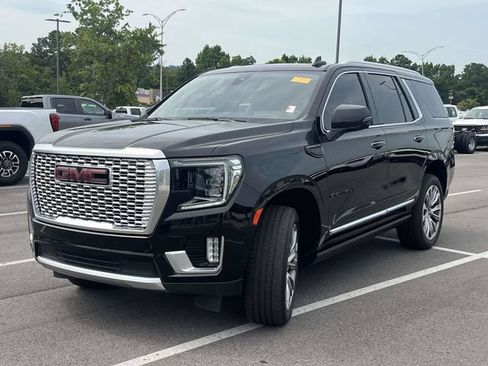 Used 2021 GMC Yukon Denali w/ Denali Premium Package AWD/4WD image 8