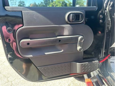 Used 2009 Jeep Wrangler Unlimited X RWD image 10