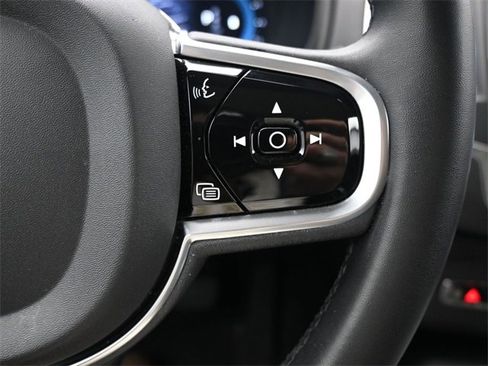 Used 2023 Volvo XC90 B5 Core image 27