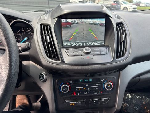 Used 2019 Ford Escape SE image 13