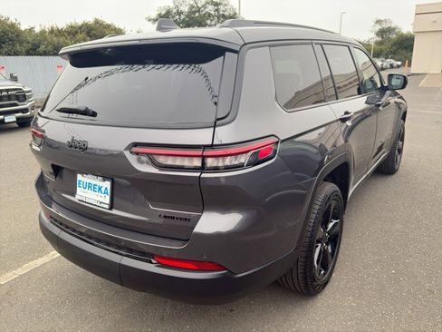 New 2025 Jeep Grand Cherokee L Limited w/ Luxury Tech Group II image 8