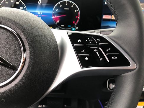 New 2025 Mercedes-Benz GLB 250 4MATIC image 21