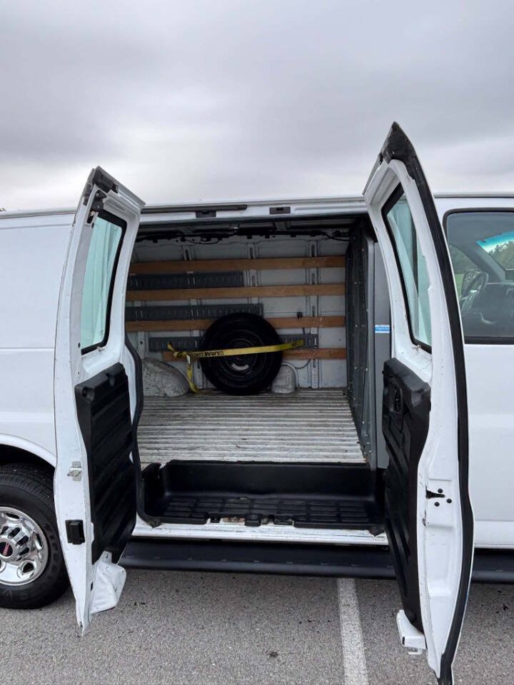 Used 2015 GMC Savana 2500 RWD image 12