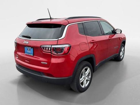 Used 2024 Jeep Compass Latitude AWD/4WD image 5