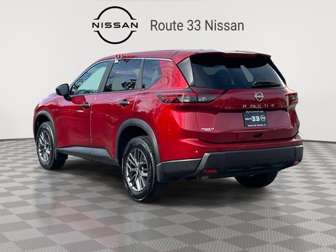 Used 2025 Nissan Rogue S AWD/4WD image 3