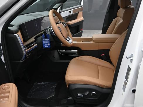 Certified 2026 Hyundai Santa Fe Limited AWD/4WD image 15