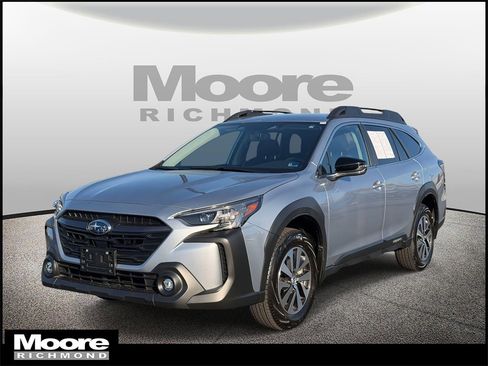 Used 2025 Subaru Outback Premium image 7