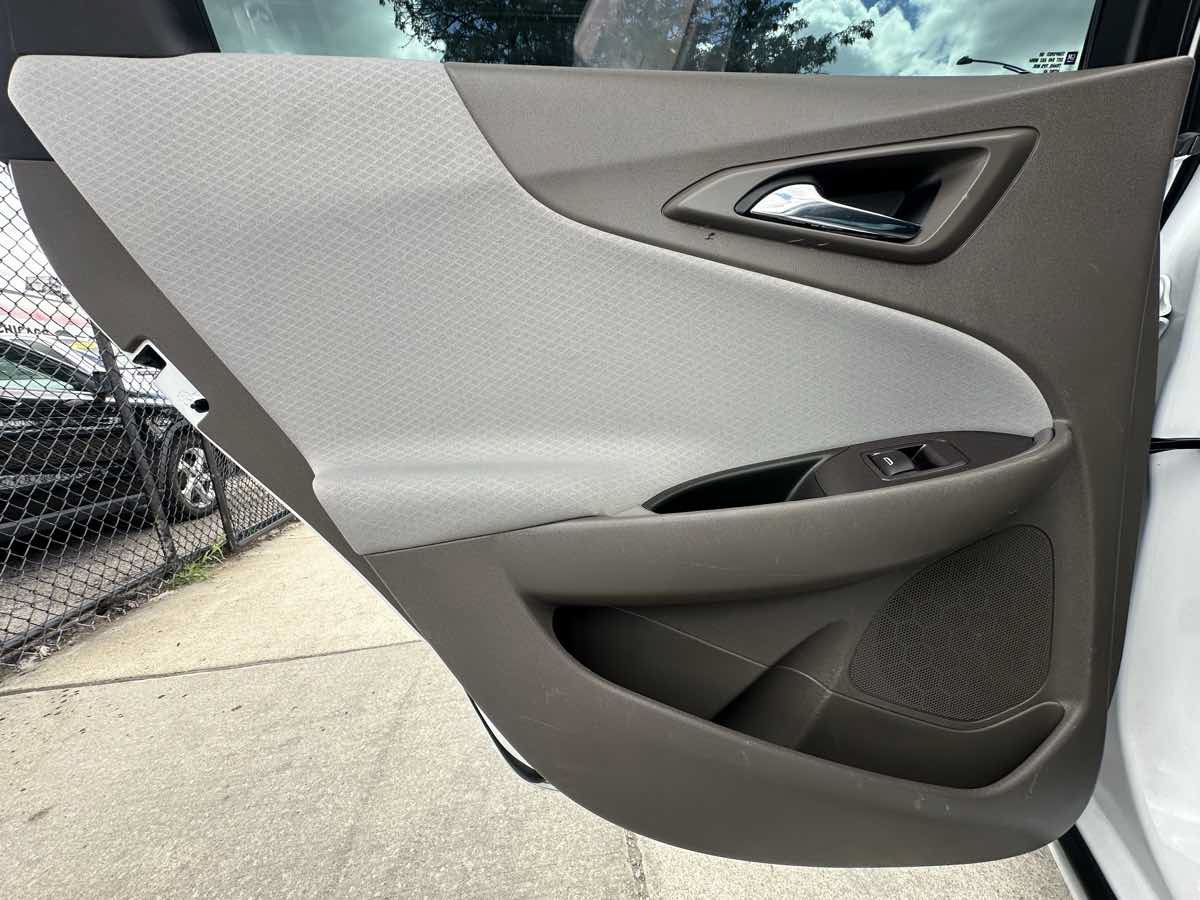 Used 2021 Chevrolet Malibu LS FWD image 35
