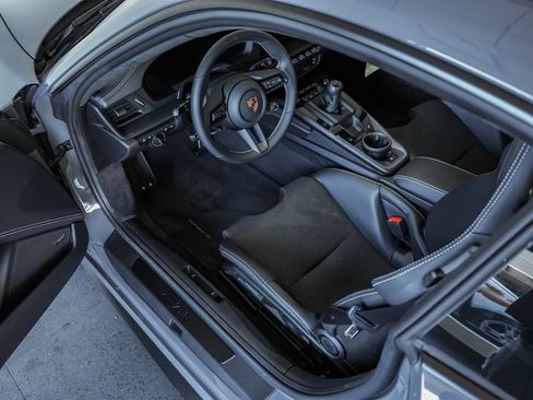 Used 2026 Porsche 911 GT3 RWD image 4