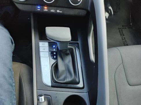 Used 2023 Hyundai Elantra SE w/ Preferred Accessory Package FWD image 33