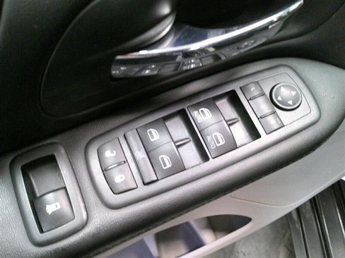 Used 2016 Dodge Grand Caravan SXT w/ Rear Park Assist Package image 27