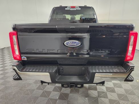 Used 2025 Ford F250 XLT w/ FX4 Off-Road Package AWD/4WD image 6