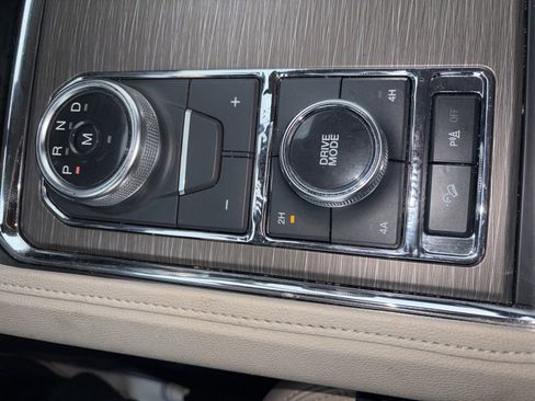 Used 2024 Ford Expedition Limited image 36