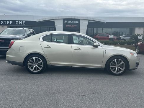 Used 2010 Lincoln MKS image 8