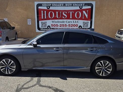 Used 2020 Honda Accord Touring image 1