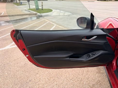 Used 2016 MAZDA MX-5 Miata Sport image 9