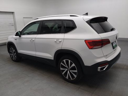 Used 2023 Volkswagen Taos SE FWD image 3