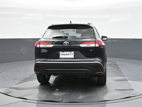 Certified 2025 Toyota Corolla Cross LE image 11