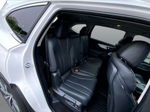 Used 2025 Acura MDX FWD w/ Technology Package image 19