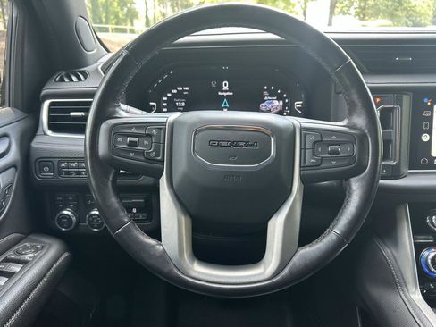 Used 2022 GMC Yukon Denali w/ Denali Premium Package AWD/4WD image 37