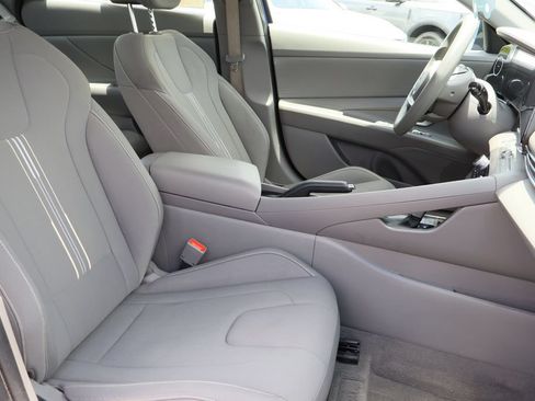 Used 2024 Hyundai Elantra SEL FWD image 24